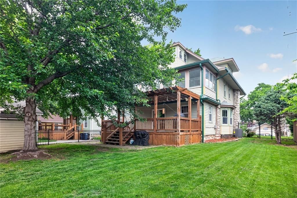 907 W 32nd Street — photo 31