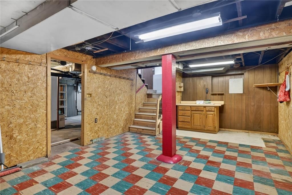 907 W 32nd Street — photo 34