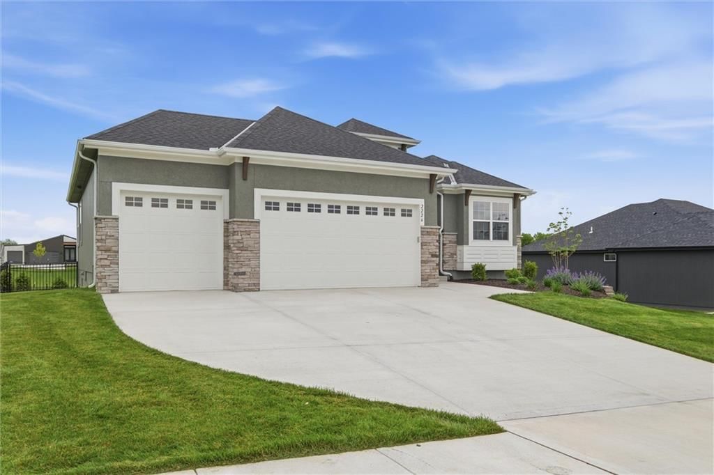 2226 SW Heartland Court — photo 3
