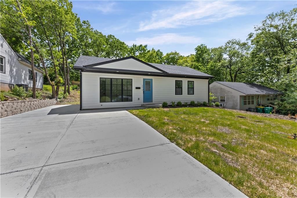 2815 S 24 Street — photo 2