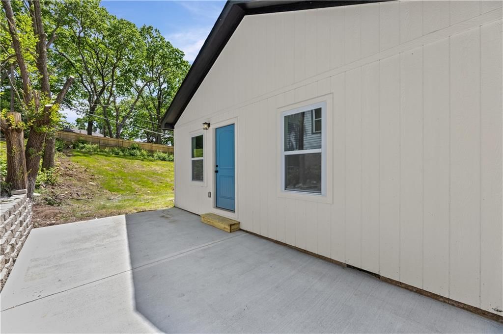 2815 S 24 Street — photo 3
