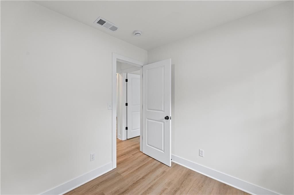 2815 S 24 Street — photo 8