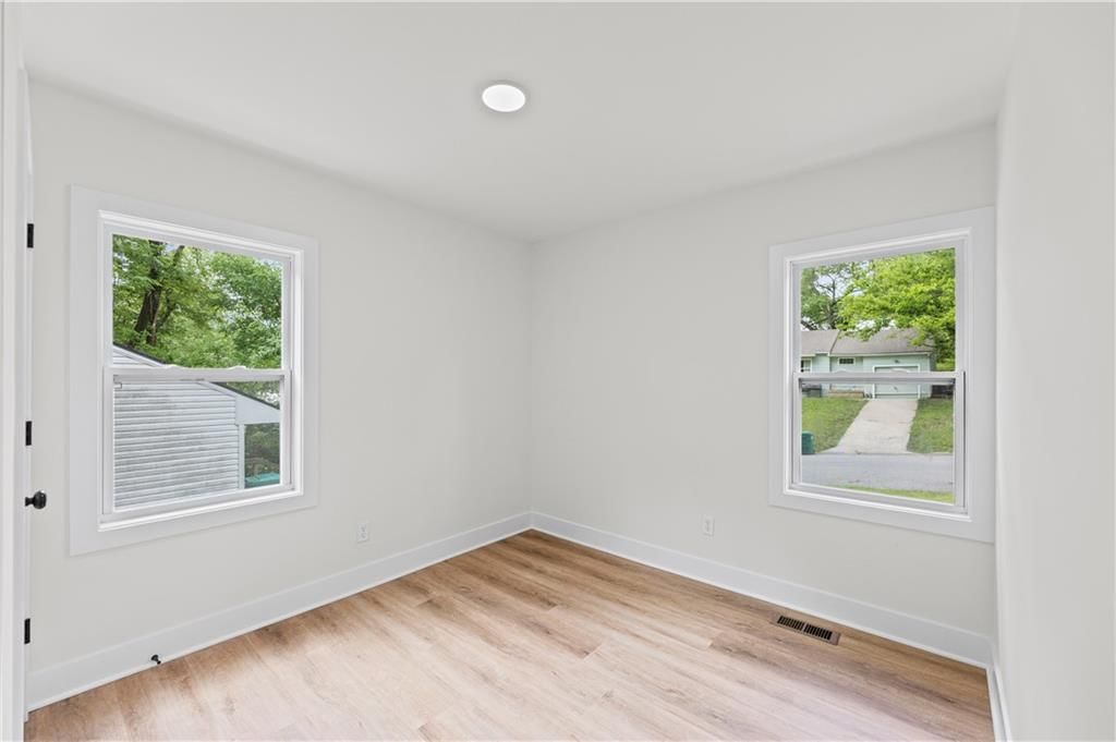 2815 S 24 Street — photo 11