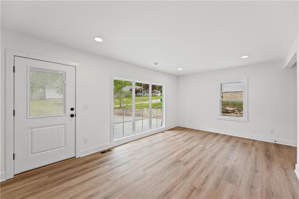 2815 S 24 Street — photo 29
