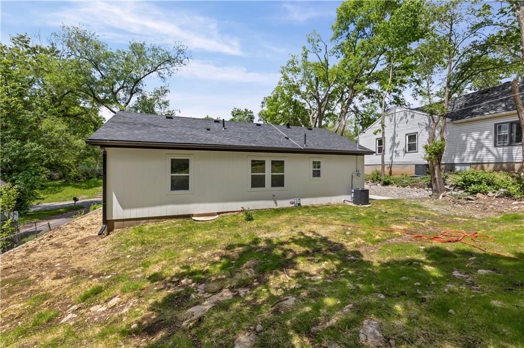 2815 S 24 Street — photo 31