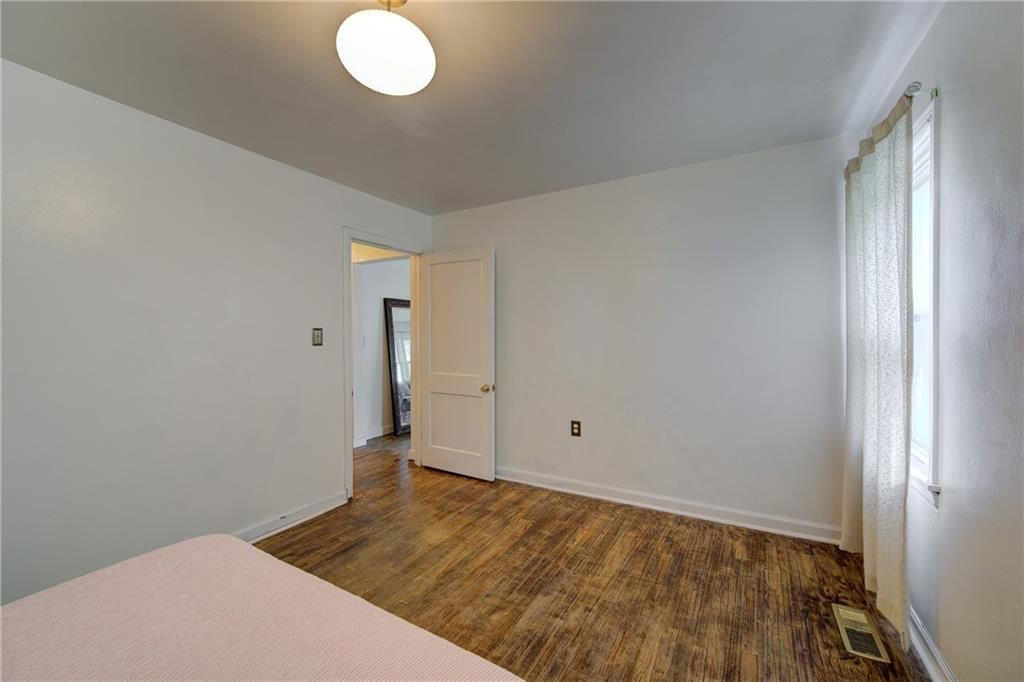 315 E Whittier Street — photo 16