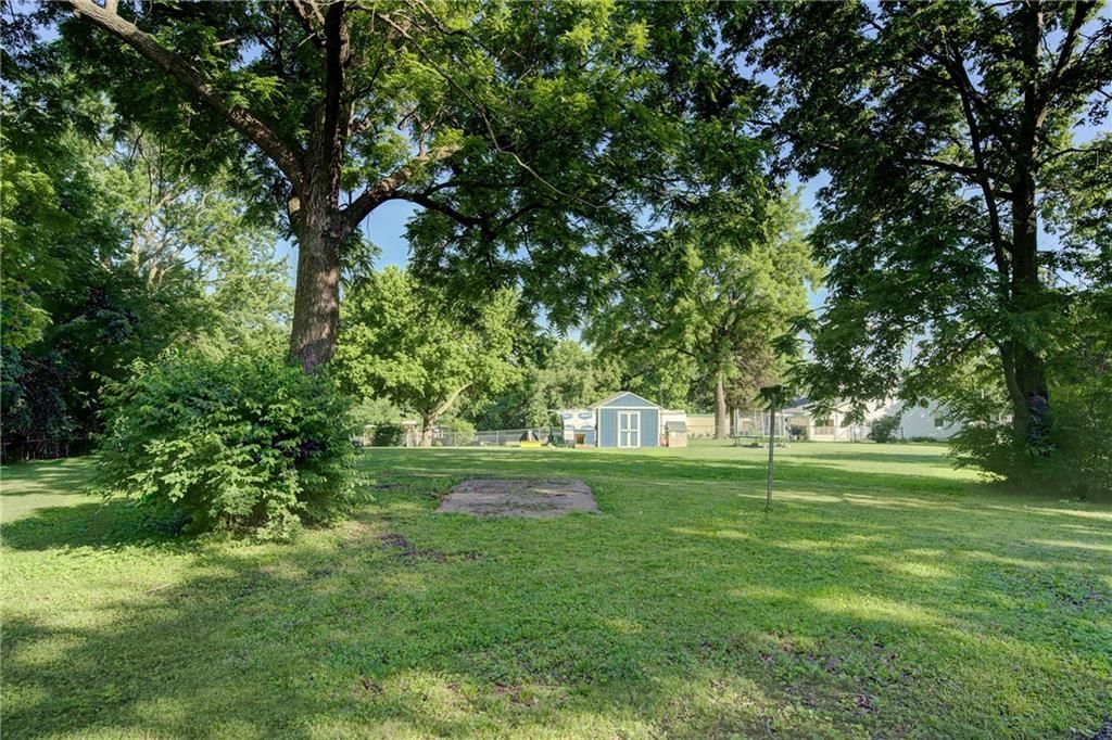 315 E Whittier Street — photo 26