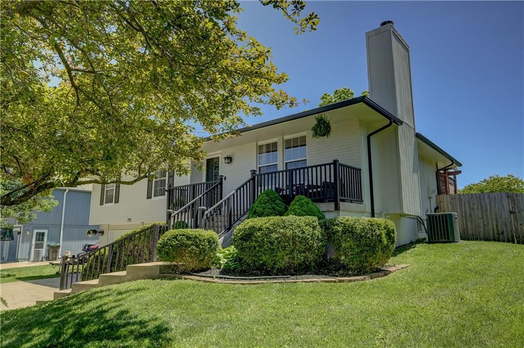 701 SW Nelson Drive — photo 3
