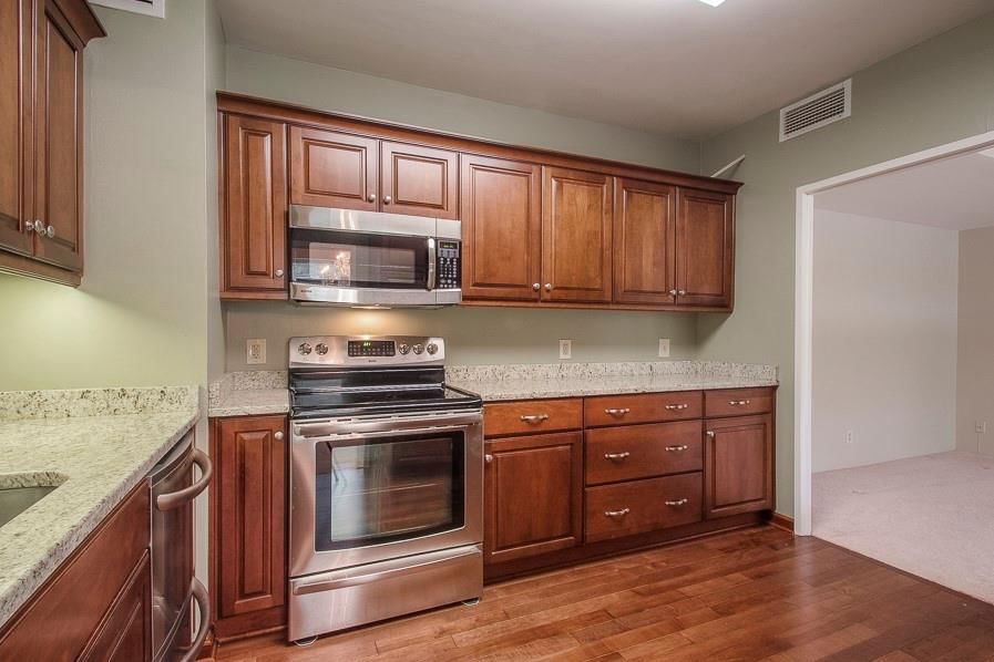 333 W Meyer Boulevard — photo 14