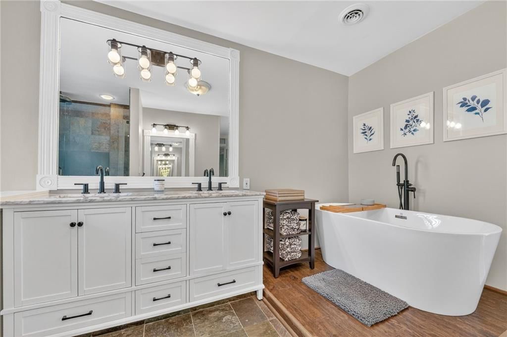 508 SE Douglas Street — photo 36