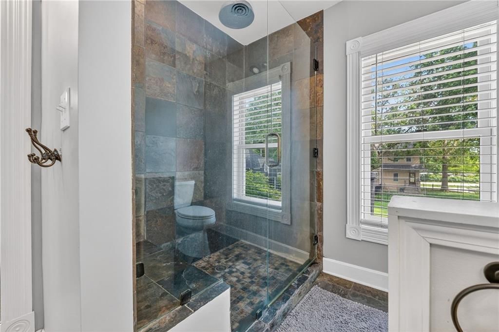 508 SE Douglas Street — photo 37