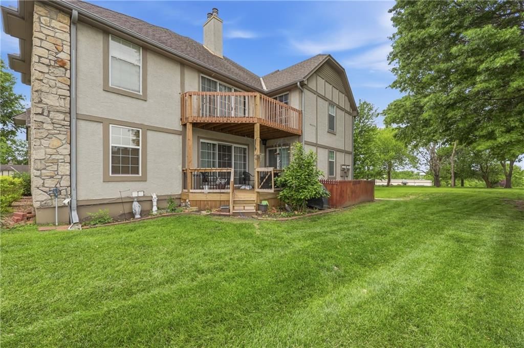 1305 NW Village Drive — photo 3