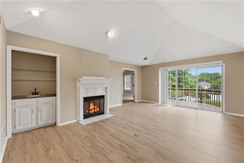 1305 NW Village Drive — photo 8