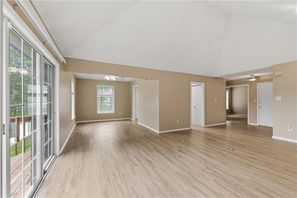 1305 NW Village Drive — photo 10