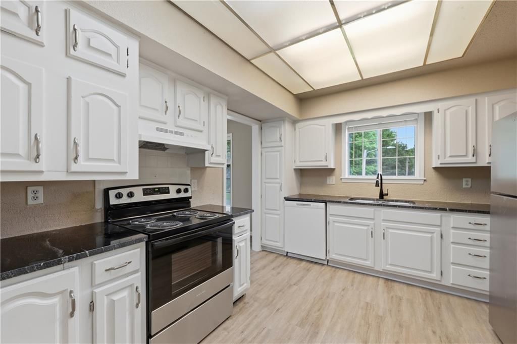 1305 NW Village Drive — photo 12