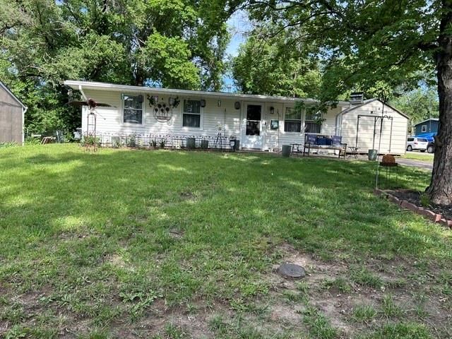 1328 E 16th Street — photo 3