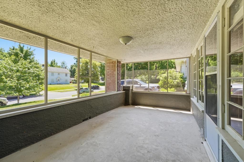 400 Huntington Road — photo 8