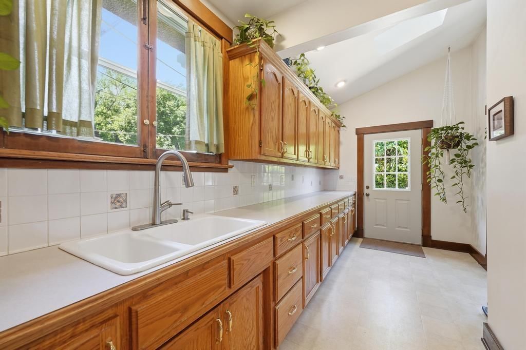 400 Huntington Road — photo 15