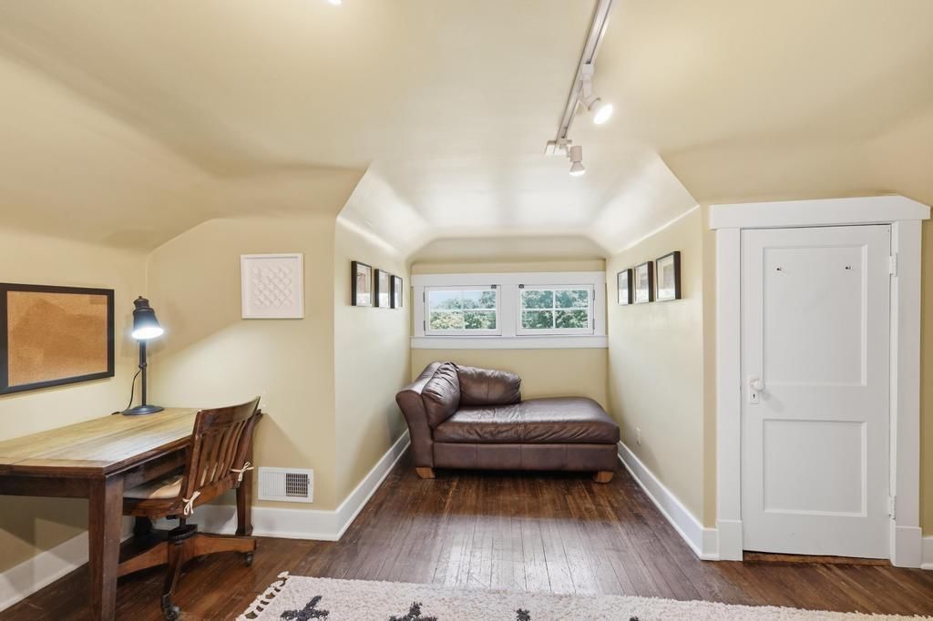 400 Huntington Road — photo 32