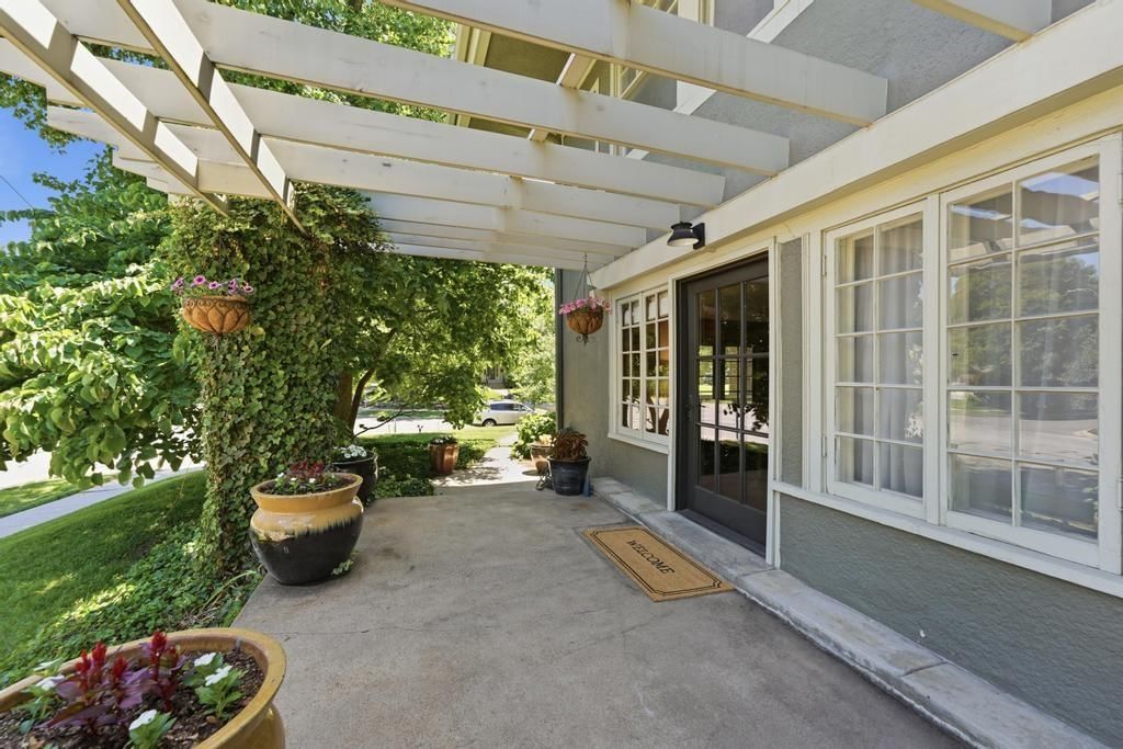 400 Huntington Road — photo 35