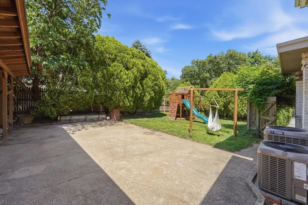 400 Huntington Road — photo 41