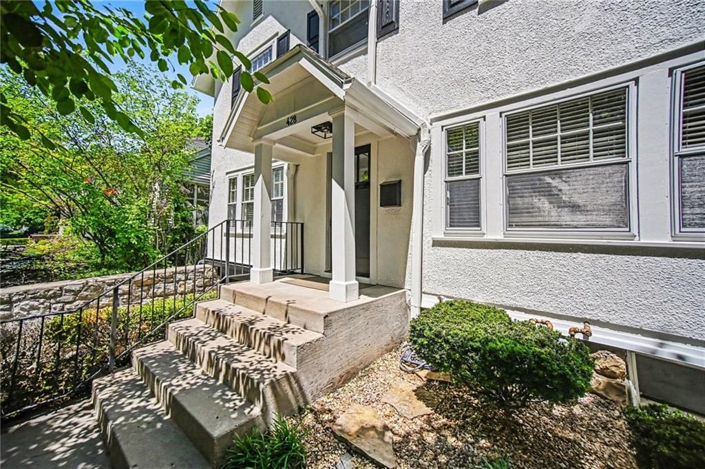 428 W 58TH Terrace — photo 4