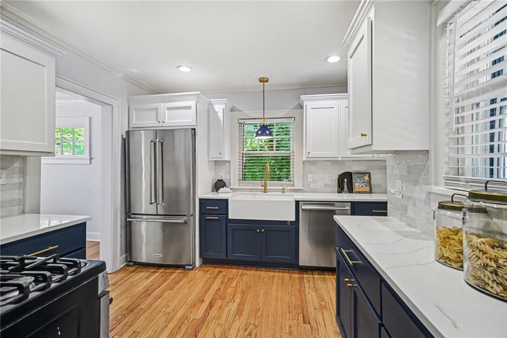 428 W 58TH Terrace — photo 10