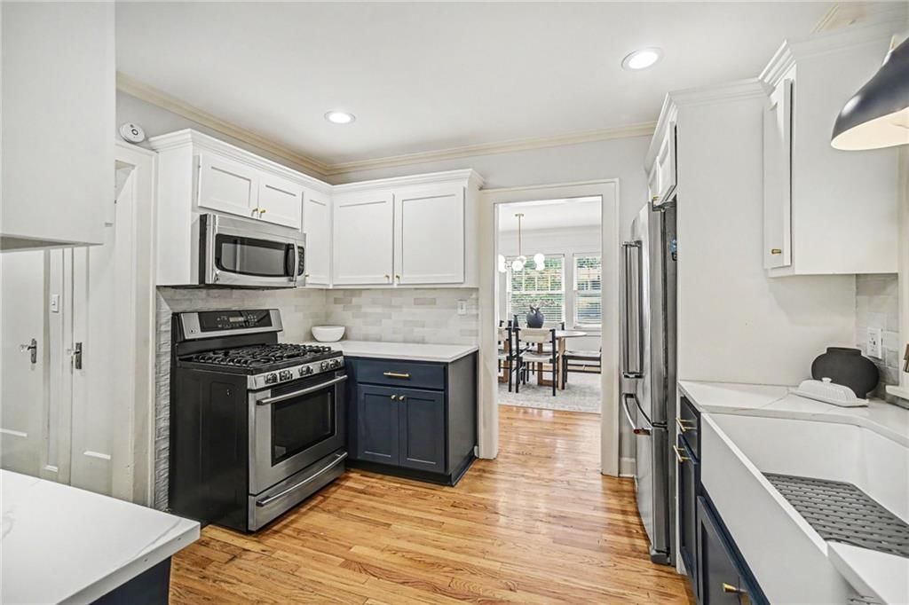 428 W 58TH Terrace — photo 11
