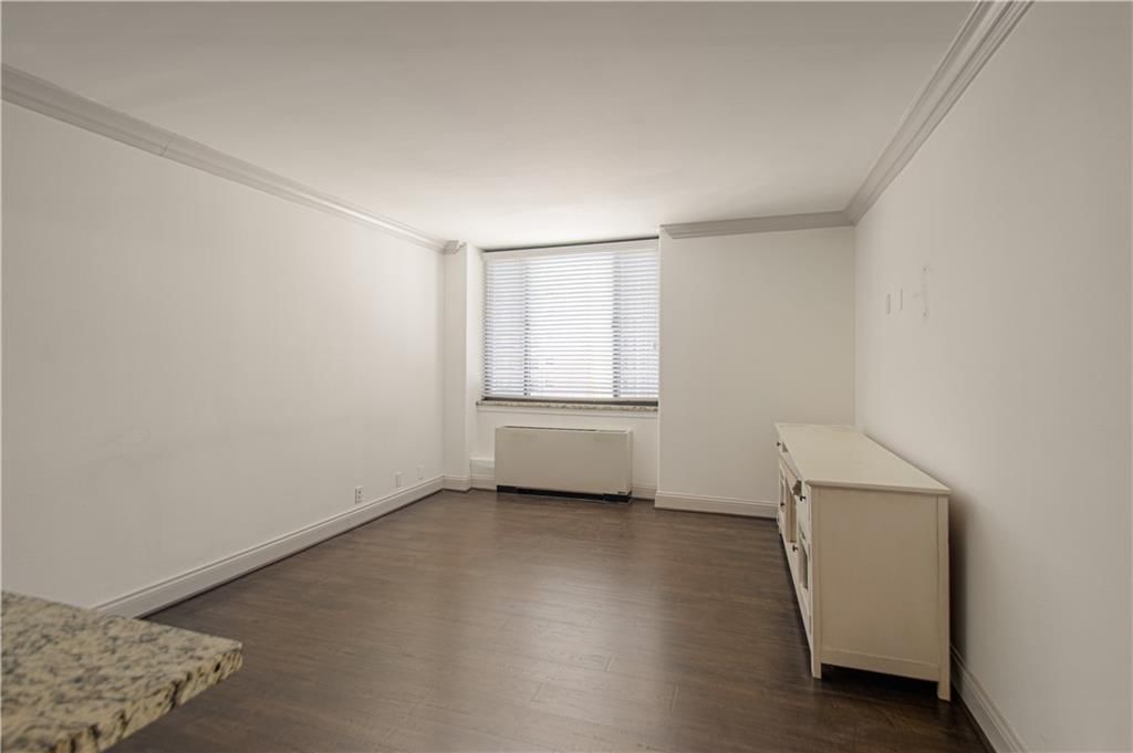700 E 8th Street — photo 5