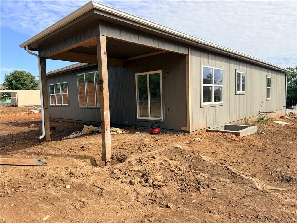12192 Emerald Street, Olathe, KS: listing photo 3