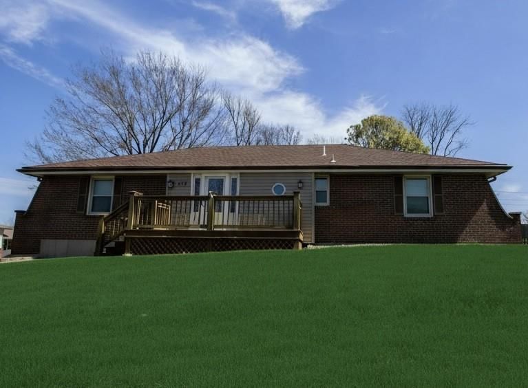 815 NE Independence Avenue — photo 2