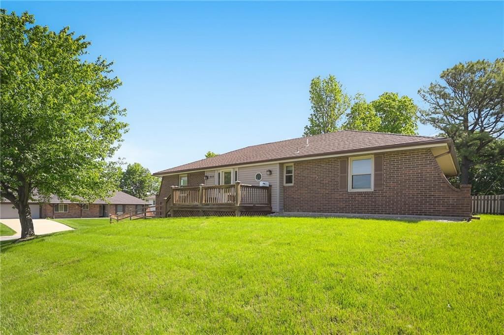 815 NE Independence Avenue — photo 3