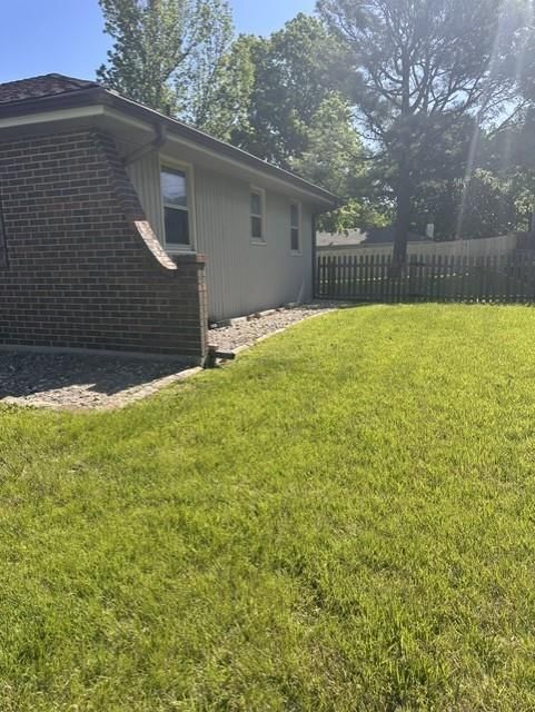 815 NE Independence Avenue — photo 9