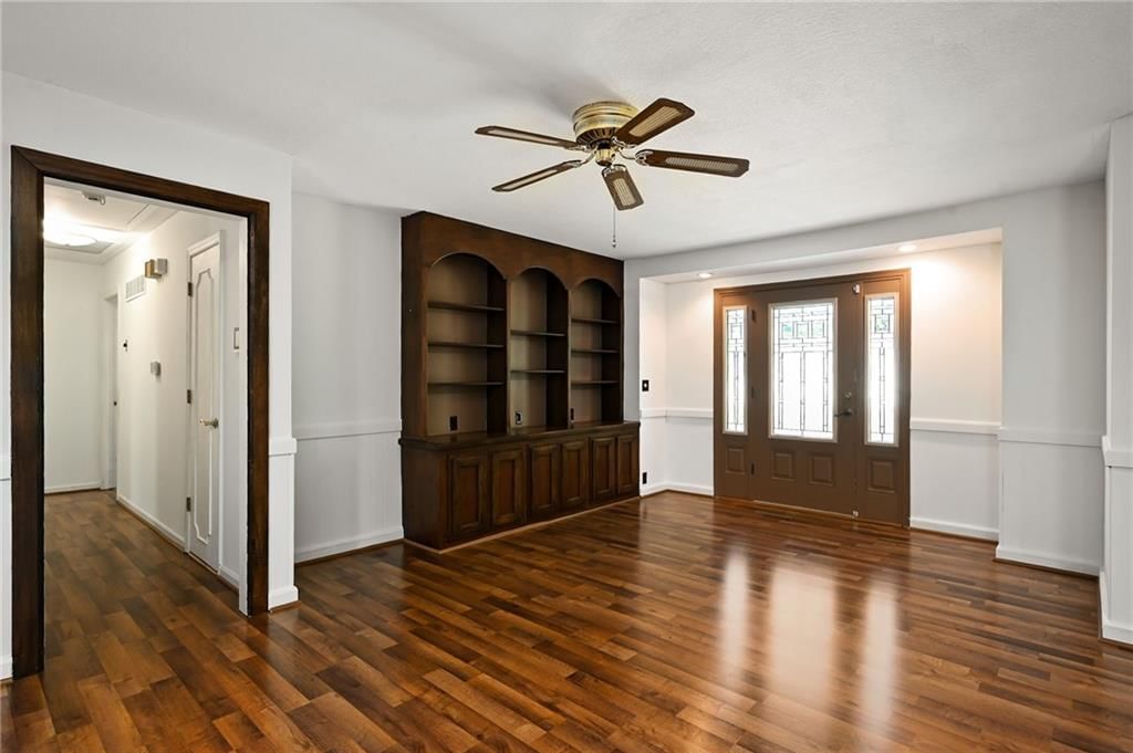 815 NE Independence Avenue — photo 11
