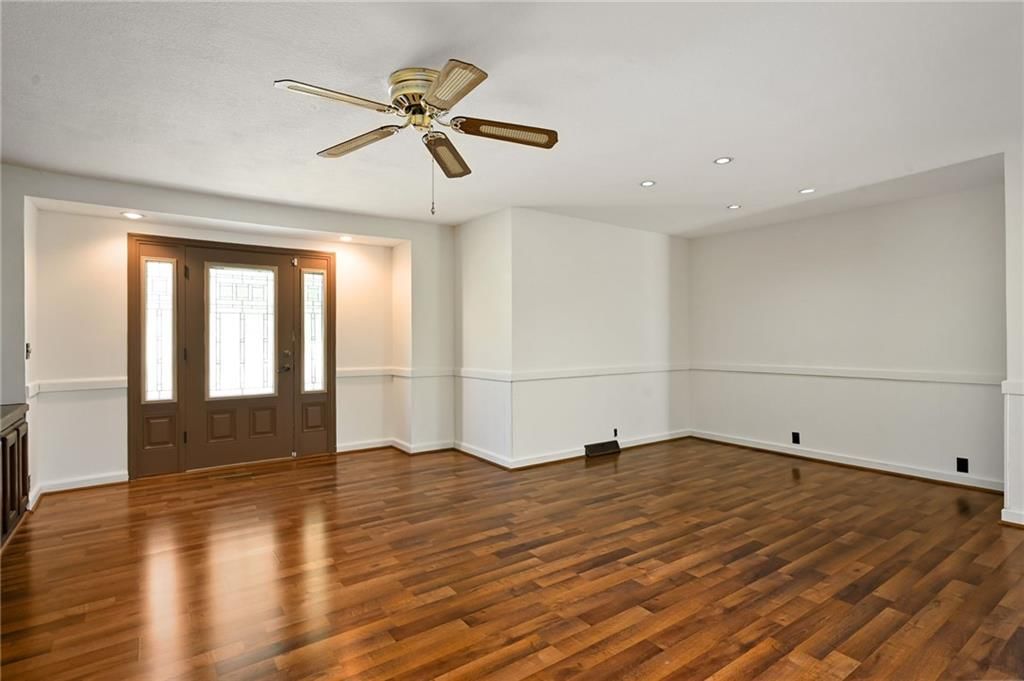815 NE Independence Avenue — photo 13