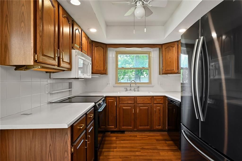 815 NE Independence Avenue — photo 15
