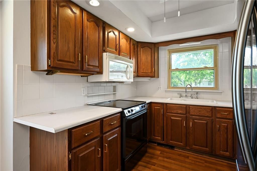 815 NE Independence Avenue — photo 16