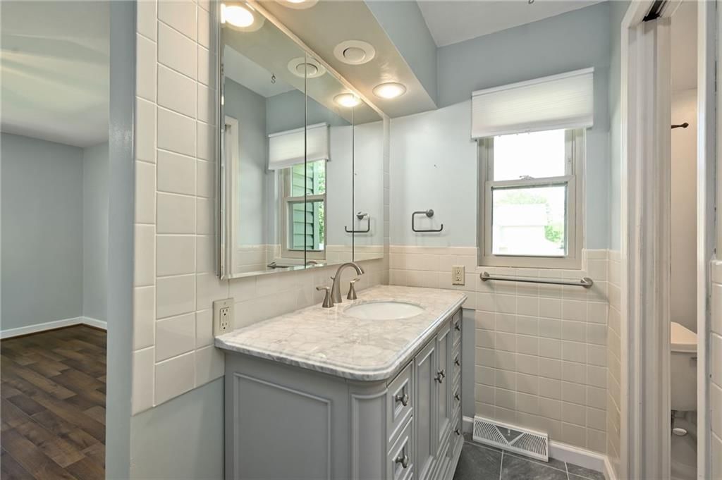 815 NE Independence Avenue — photo 22