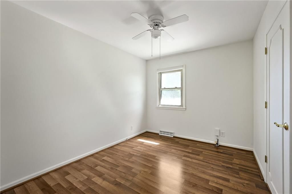 815 NE Independence Avenue — photo 27