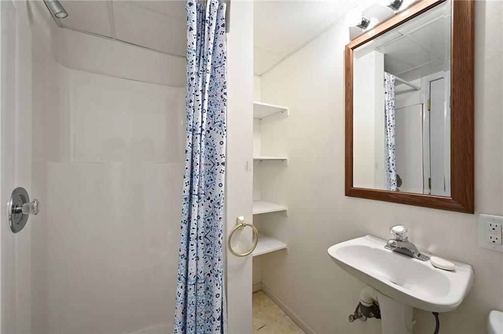 815 NE Independence Avenue — photo 32