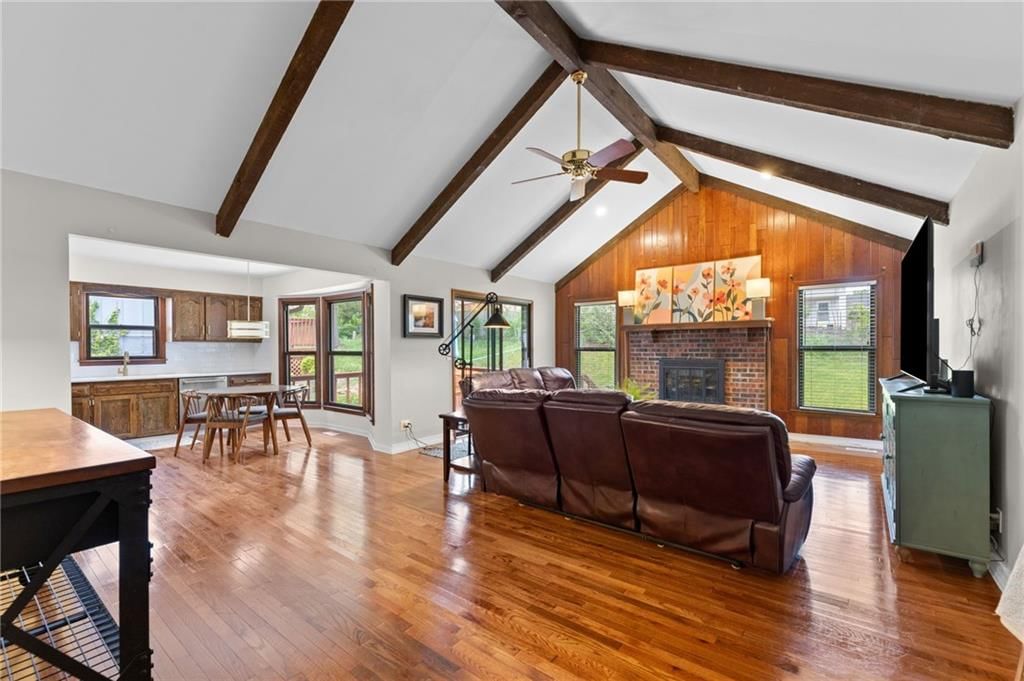 6439 GREENWOOD Street — photo 4