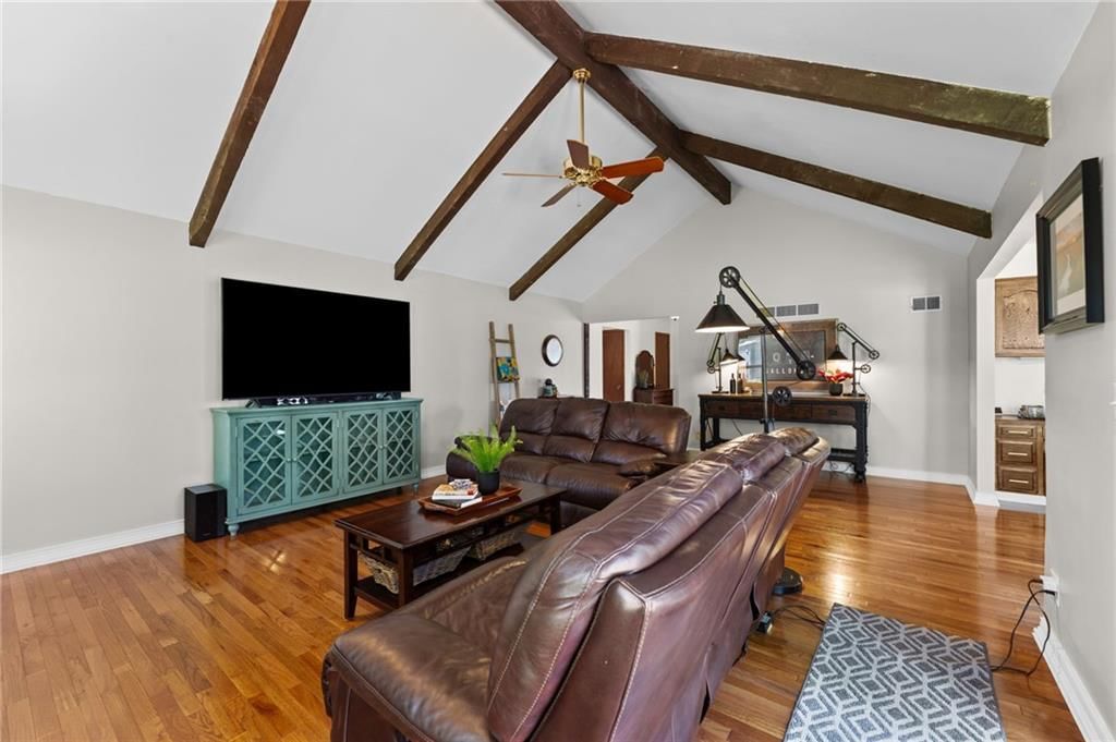 6439 GREENWOOD Street — photo 8