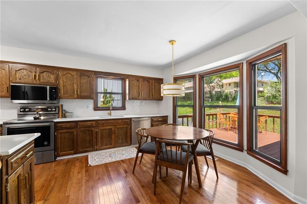 6439 GREENWOOD Street — photo 9