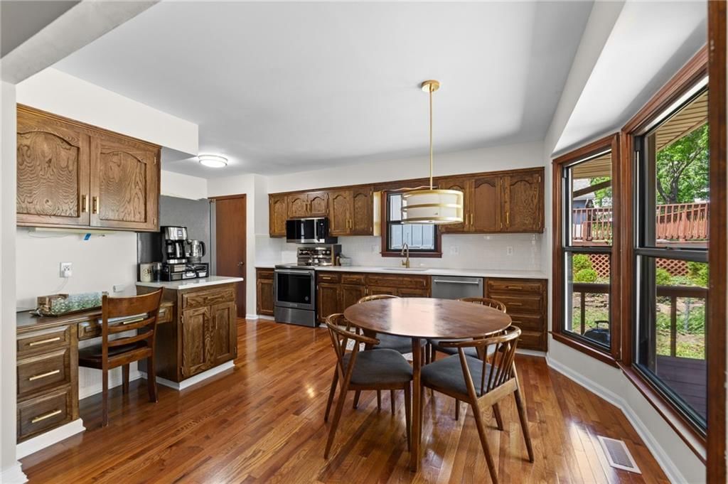 6439 GREENWOOD Street — photo 10