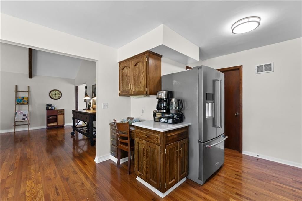 6439 GREENWOOD Street — photo 12
