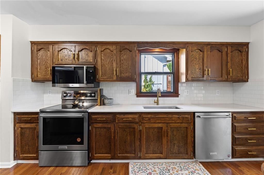 6439 GREENWOOD Street — photo 13