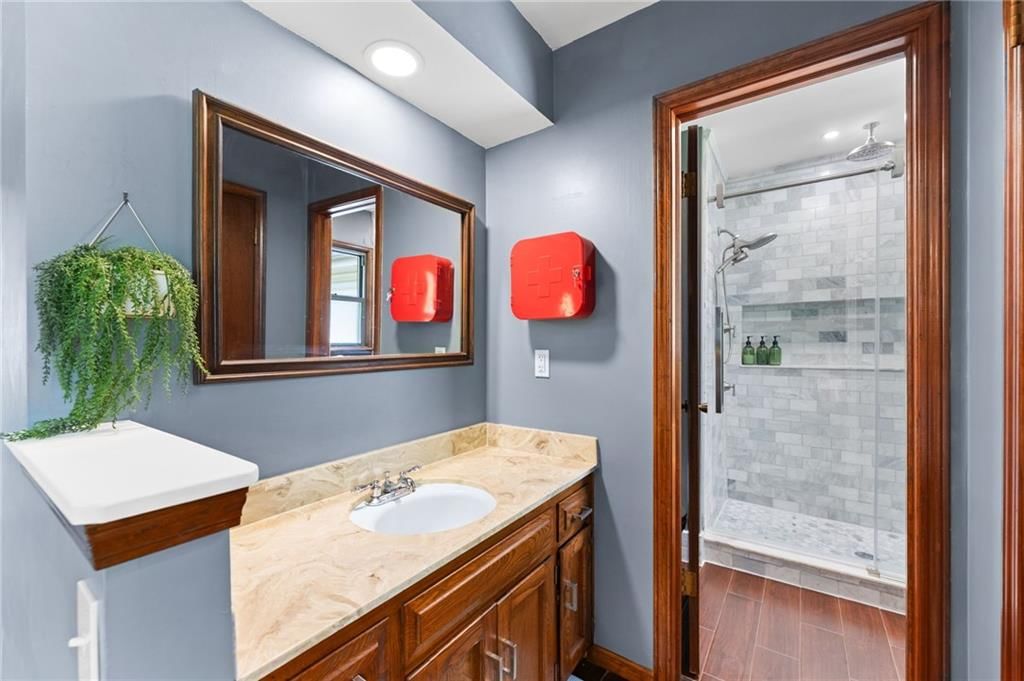 6439 GREENWOOD Street — photo 17