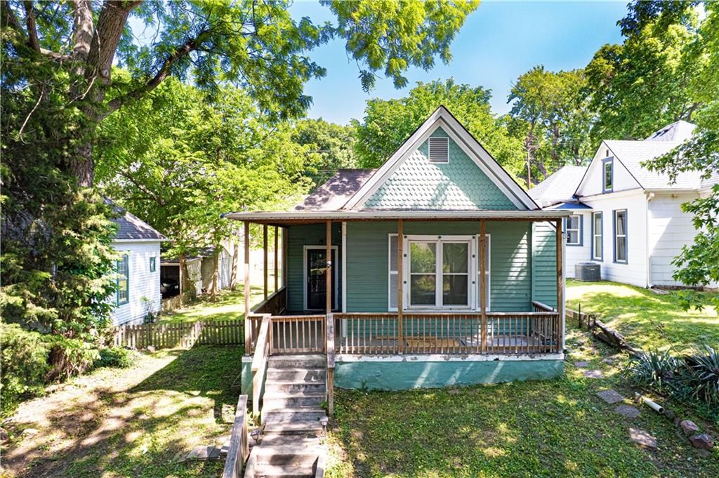 2405 Faraon Street — photo 2