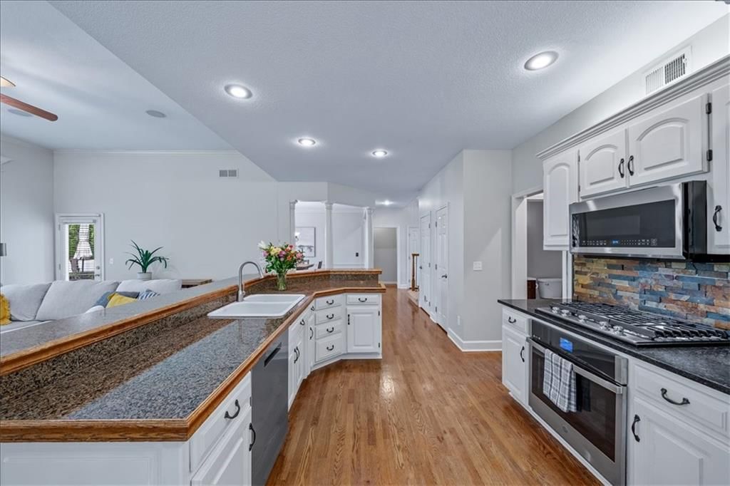 24600 W 61ST Terrace — photo 14