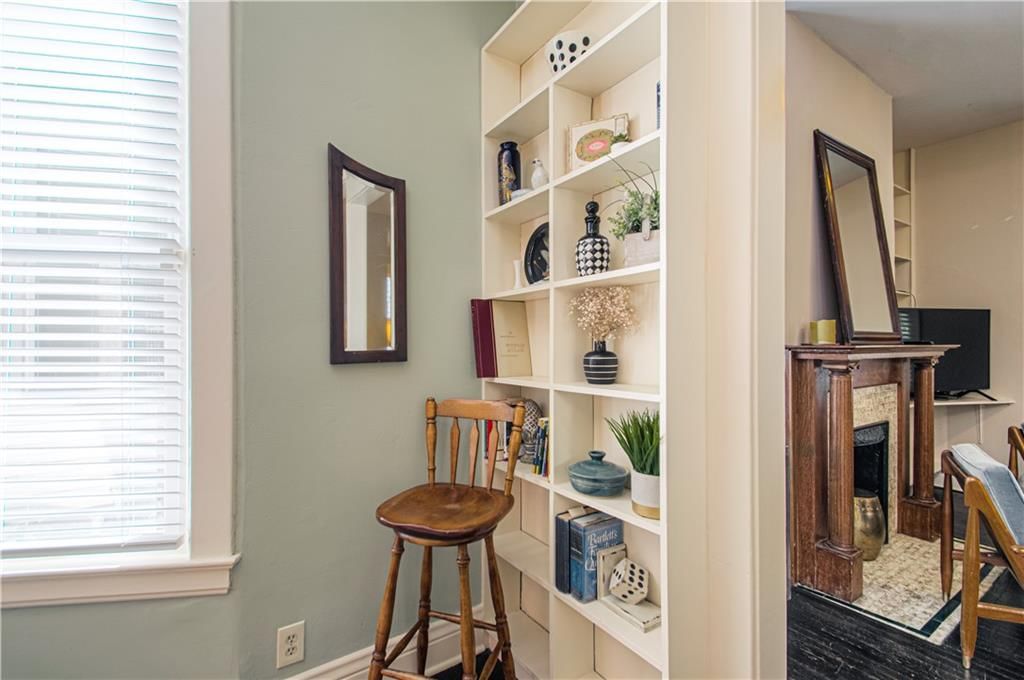 4217 Oak Street — photo 18